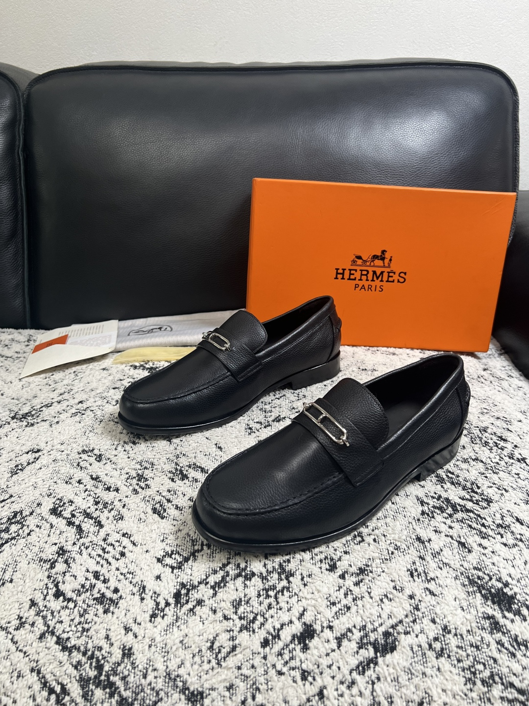 Hermes  高品质  顶级工艺品 爱马仕 皮鞋专柜同步 原厂配置，意大利进口原版牛皮面料，透气舒适进口水染牛里垫，鞋