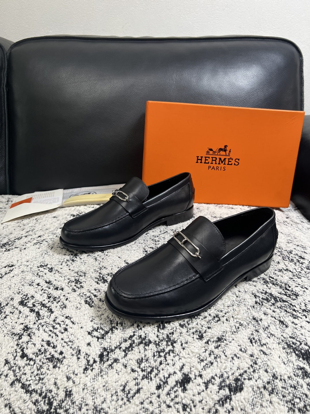 Hermes  高品质  顶级工艺品 爱马仕 皮鞋专柜同步 原厂配置，意大利进口原版牛皮面料，透气舒适进口水染牛里垫，鞋