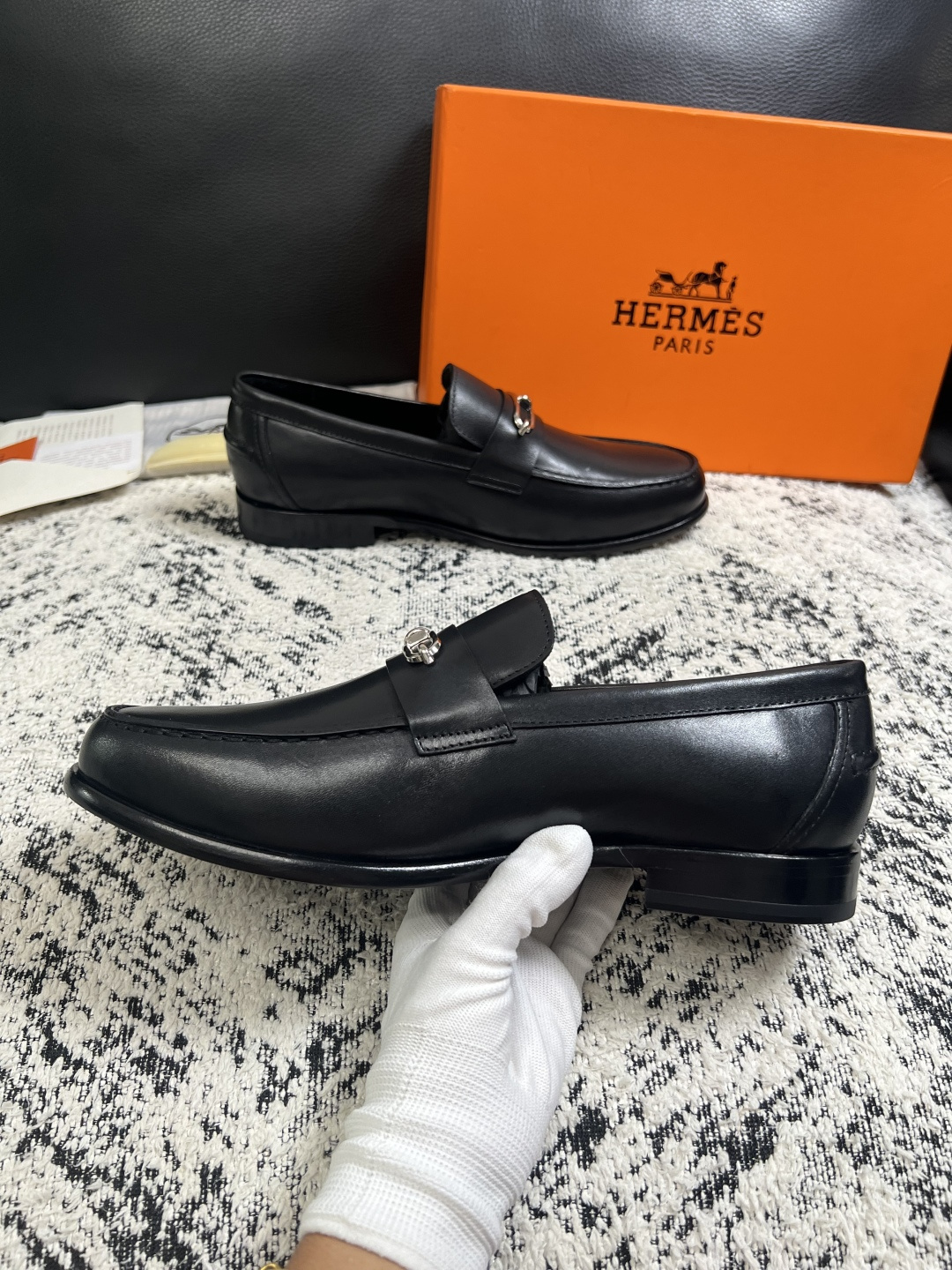 Hermes  高品质  顶级工艺品 爱马仕 皮鞋专柜同步 原厂配置，意大利进口原版牛皮面料，透气舒适进口水染牛里垫，鞋