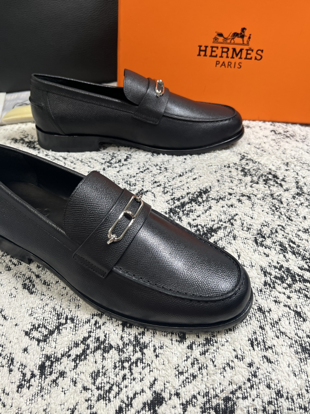 Hermes  高品质  顶级工艺品 爱马仕 皮鞋专柜同步 原厂配置，意大利进口原版牛皮面料，透气舒适进口水染牛里垫，鞋