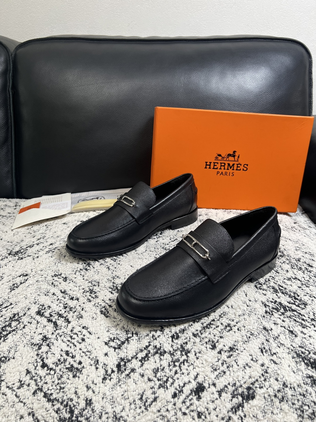 Hermes  高品质  顶级工艺品 爱马仕 皮鞋专柜同步 原厂配置，意大利进口原版牛皮面料，透气舒适进口水染牛里垫，鞋