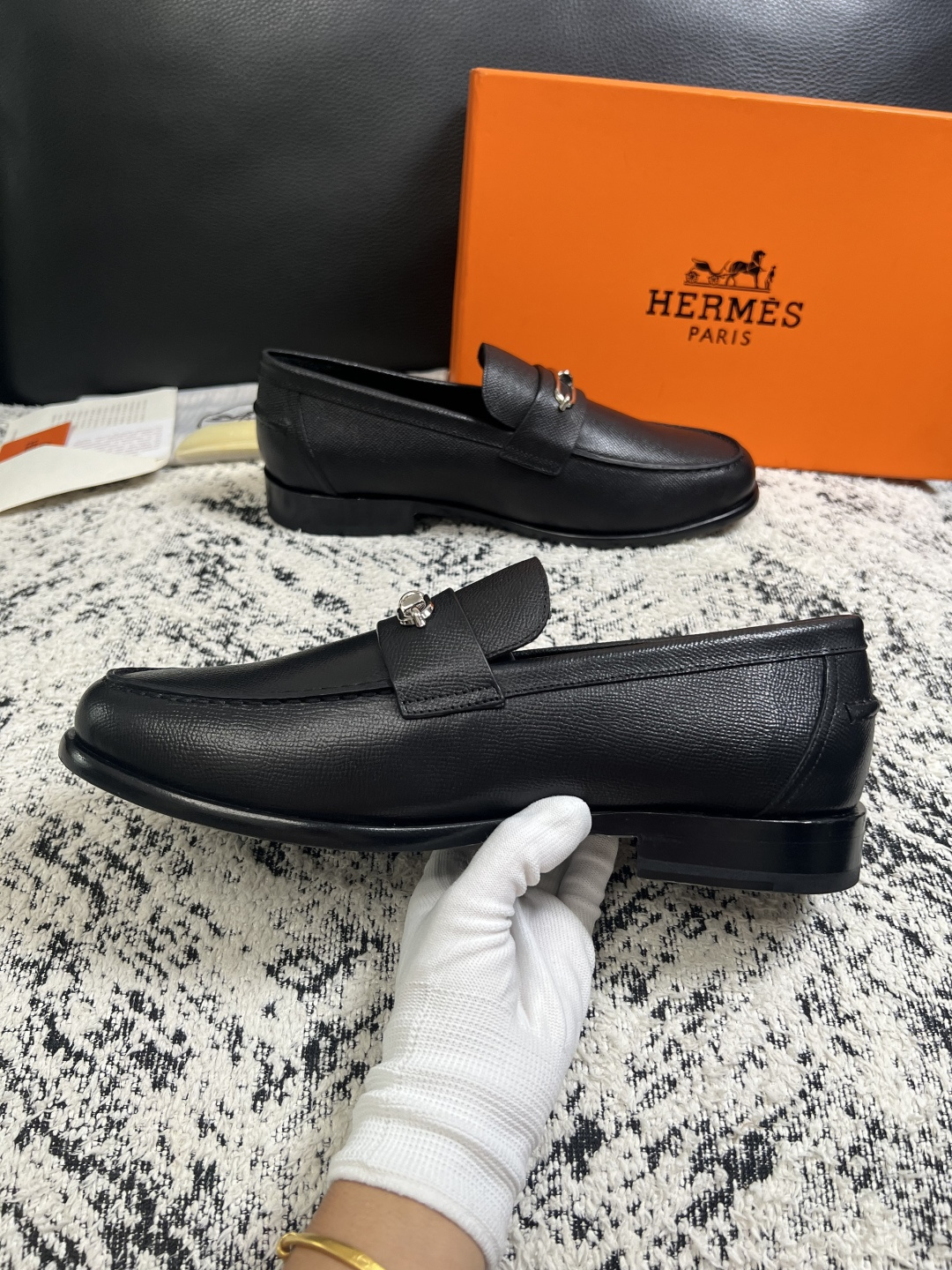 Hermes  高品质  顶级工艺品 爱马仕 皮鞋专柜同步 原厂配置，意大利进口原版牛皮面料，透气舒适进口水染牛里垫，鞋