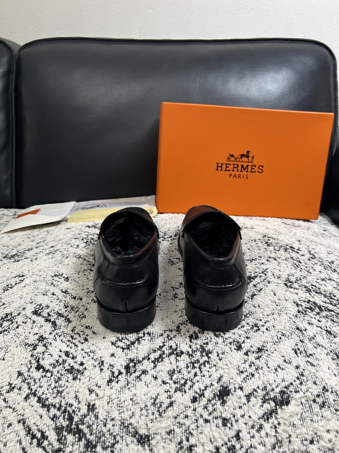 Hermes  高品质  顶级工艺品 爱马仕 皮鞋专柜同步 原厂配置，意大利进口原版牛皮面料，透气舒适进口水染牛里垫，鞋