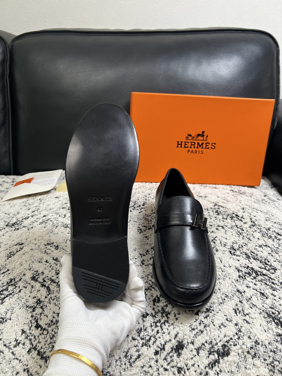 Hermes  高品质  顶级工艺品 爱马仕 皮鞋专柜同步 原厂配置，意大利进口原版牛皮面料，透气舒适进口水染牛里垫，鞋