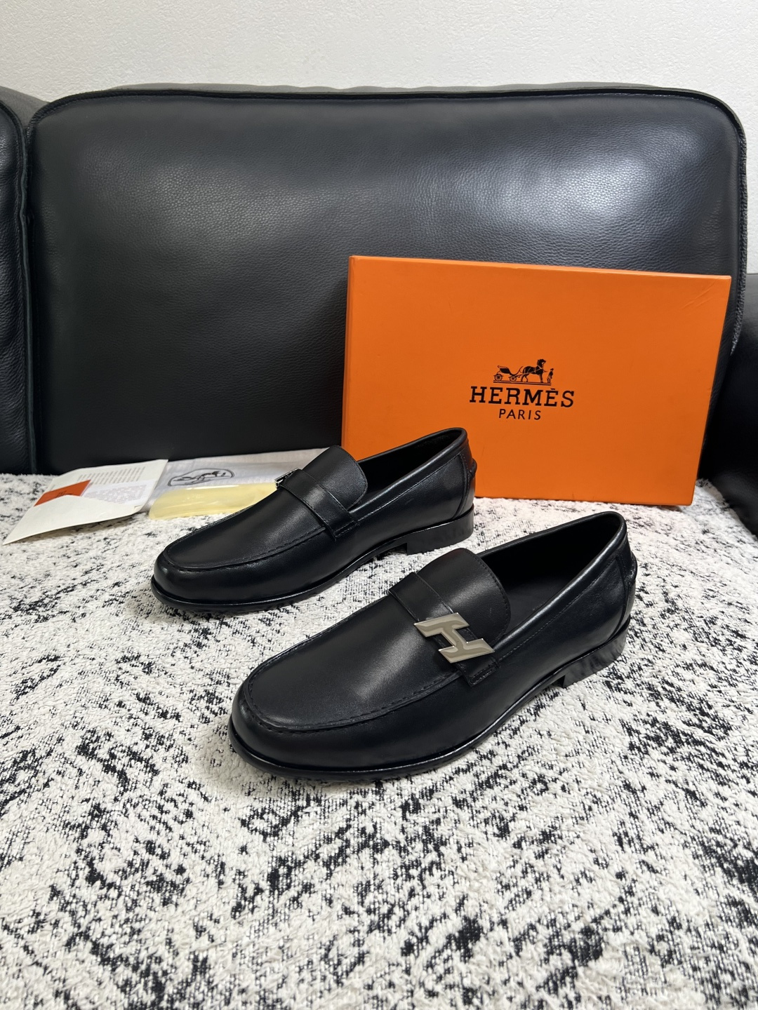 Hermes  高品质  顶级工艺品 爱马仕 皮鞋专柜同步 原厂配置，意大利进口原版牛皮面料，透气舒适进口水染牛里垫，鞋
