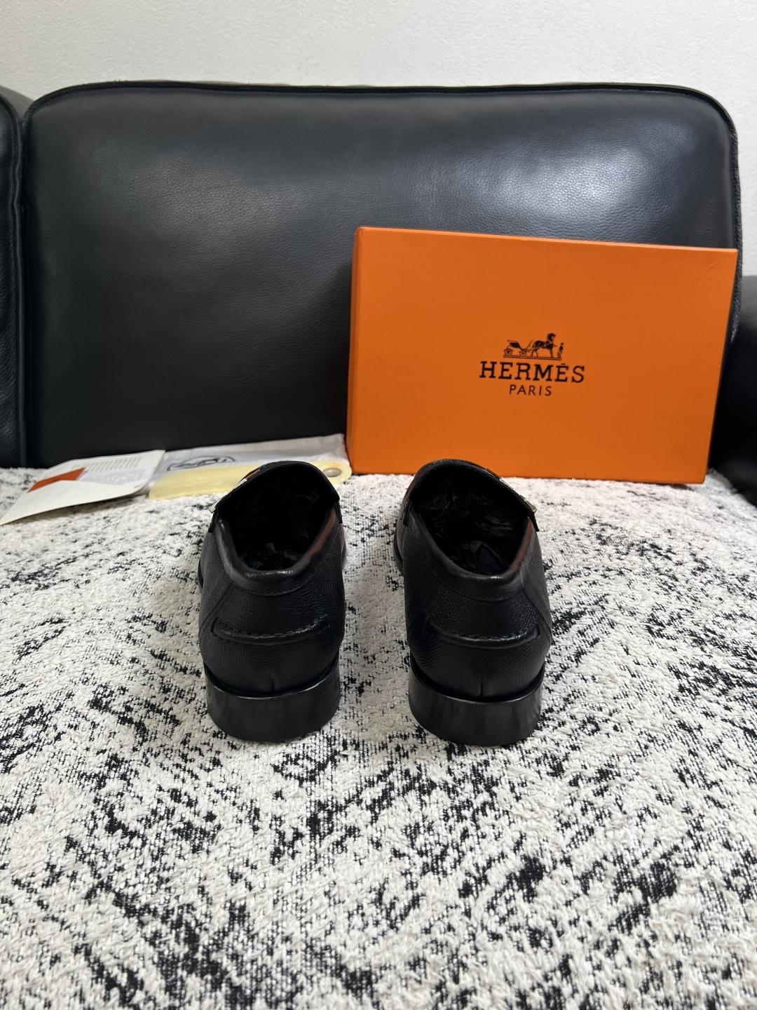 Hermes  高品质  顶级工艺品 爱马仕 皮鞋专柜同步 原厂配置，意大利进口原版牛皮面料，透气舒适进口水染牛里垫，鞋
