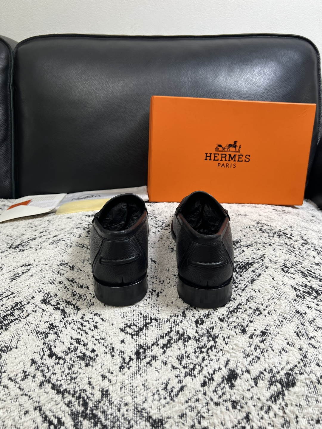 Hermes  高品质  顶级工艺品 爱马仕 皮鞋专柜同步 原厂配置，意大利进口原版牛皮面料，透气舒适进口水染牛里垫，鞋