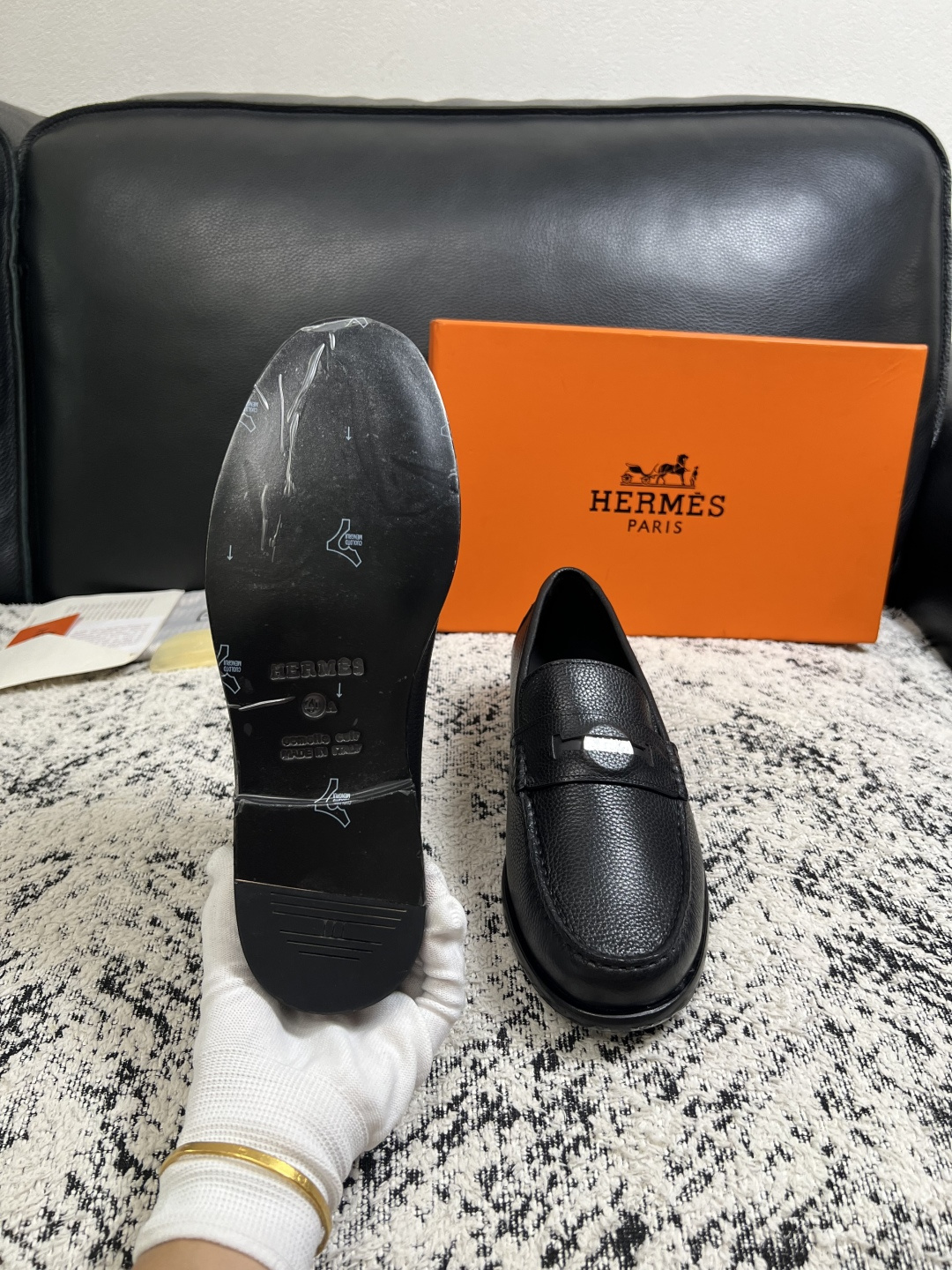 Hermes  高品质  顶级工艺品 爱马仕 皮鞋专柜同步 原厂配置，意大利进口原版牛皮面料，透气舒适进口水染牛里垫，鞋