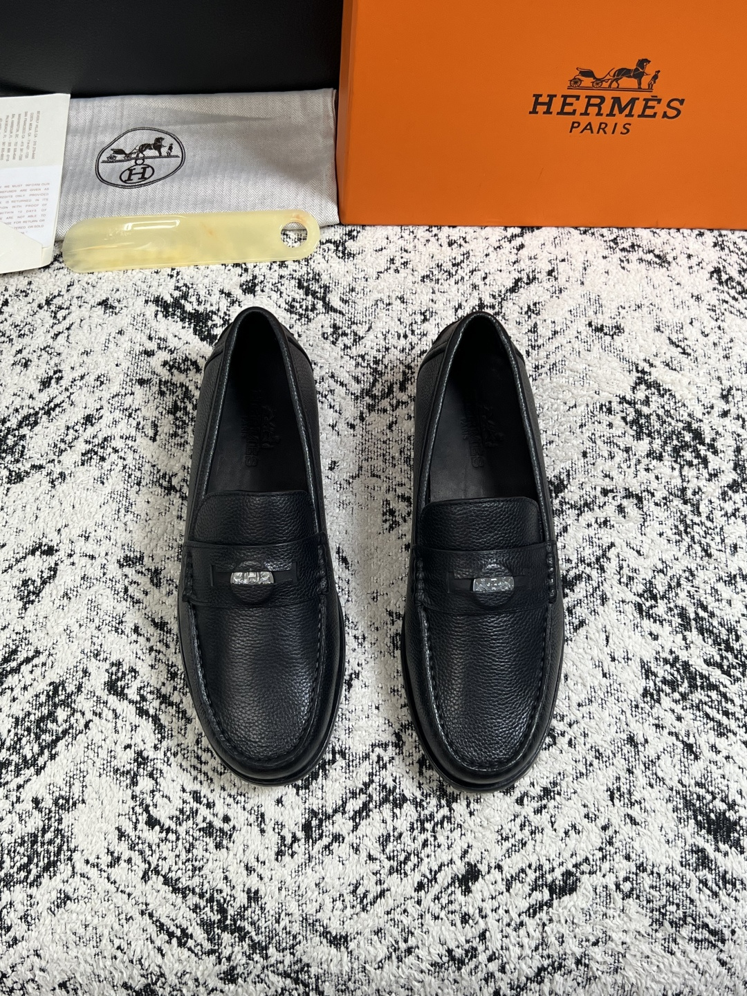 Hermes  高品质  顶级工艺品 爱马仕 皮鞋专柜同步 原厂配置，意大利进口原版牛皮面料，透气舒适进口水染牛里垫，鞋