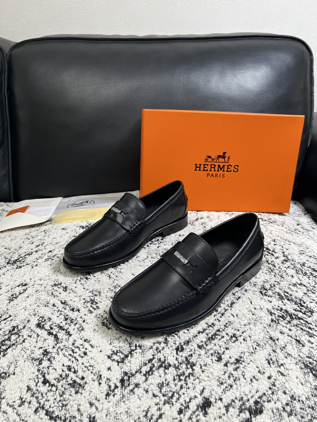 Hermes  高品质  顶级工艺品 爱马仕 皮鞋专柜同步 原厂配置，意大利进口原版牛皮面料，透气舒适进口水染牛里垫，鞋