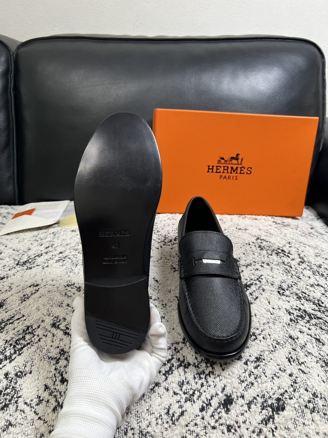 Hermes  高品质  顶级工艺品 爱马仕 皮鞋专柜同步 原厂配置，意大利进口原版牛皮面料，透气舒适进口水染牛里垫，鞋