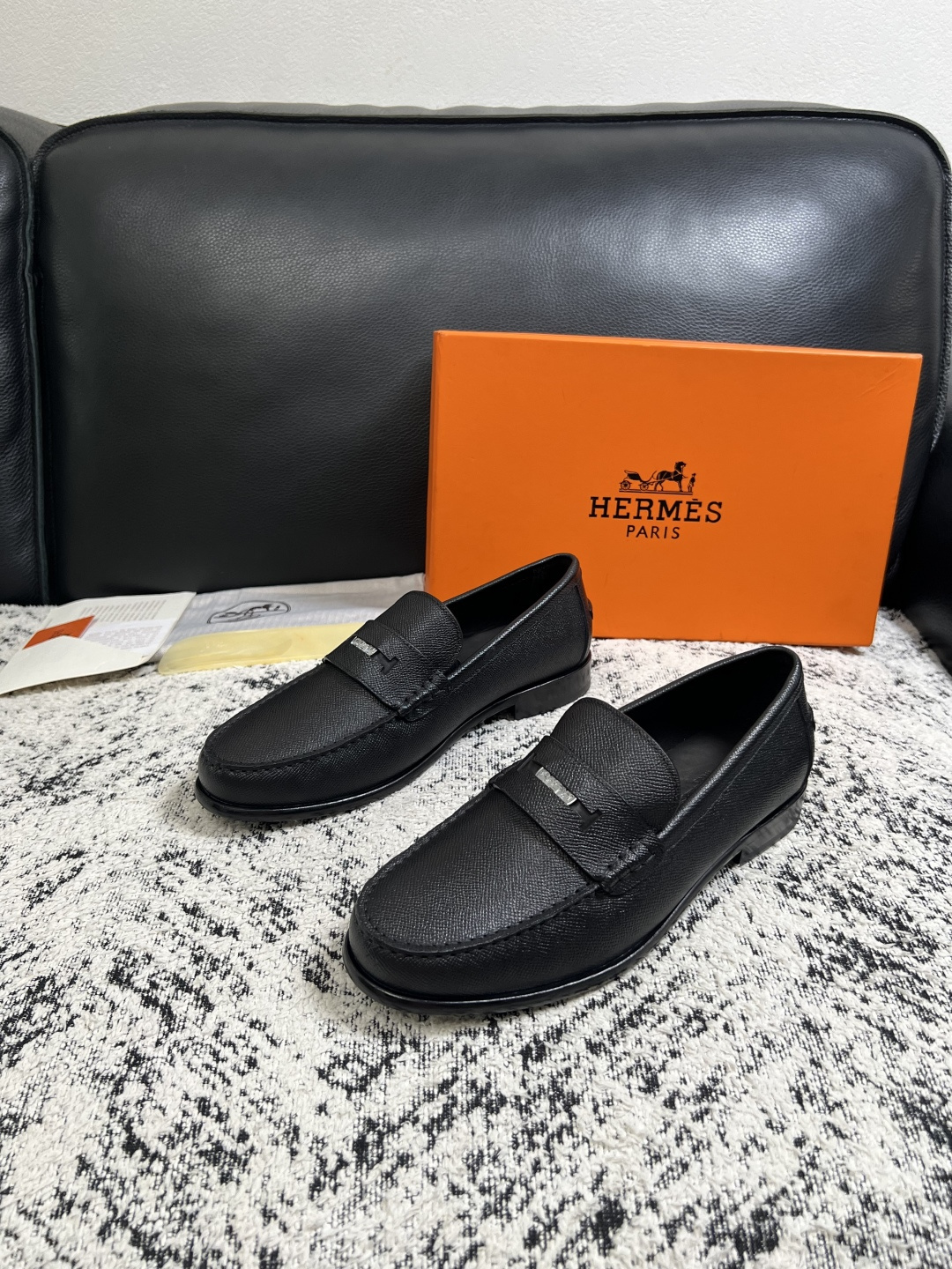Hermes  高品质  顶级工艺品 爱马仕 皮鞋专柜同步 原厂配置，意大利进口原版牛皮面料，透气舒适进口水染牛里垫，鞋