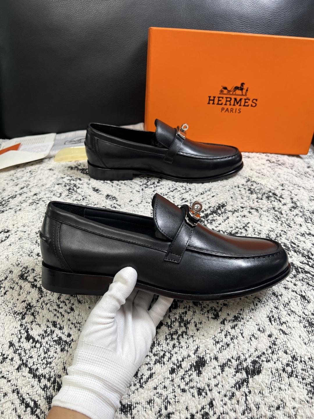 Hermes  高品质  顶级工艺品 爱马仕 皮鞋专柜同步 原厂配置，意大利进口原版牛皮面料，透气舒适进口水染牛里垫，鞋