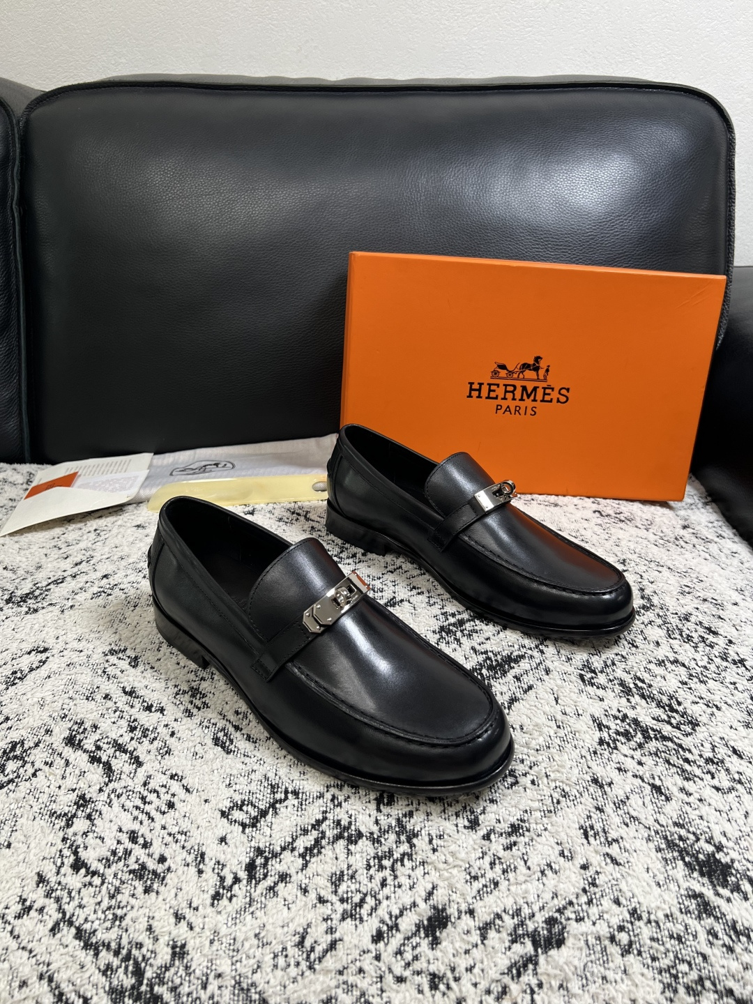 Hermes 高品质 顶级工艺品 爱马仕 皮鞋专柜同步 原厂配置,意大利进口原版牛皮面料,透气舒适进口水染牛里垫,鞋 Hermes 高品质 顶级工艺品 爱马仕 皮鞋专柜同步 原厂配置,意大利进口原版牛皮面料,透气舒适进口水染牛里垫,鞋