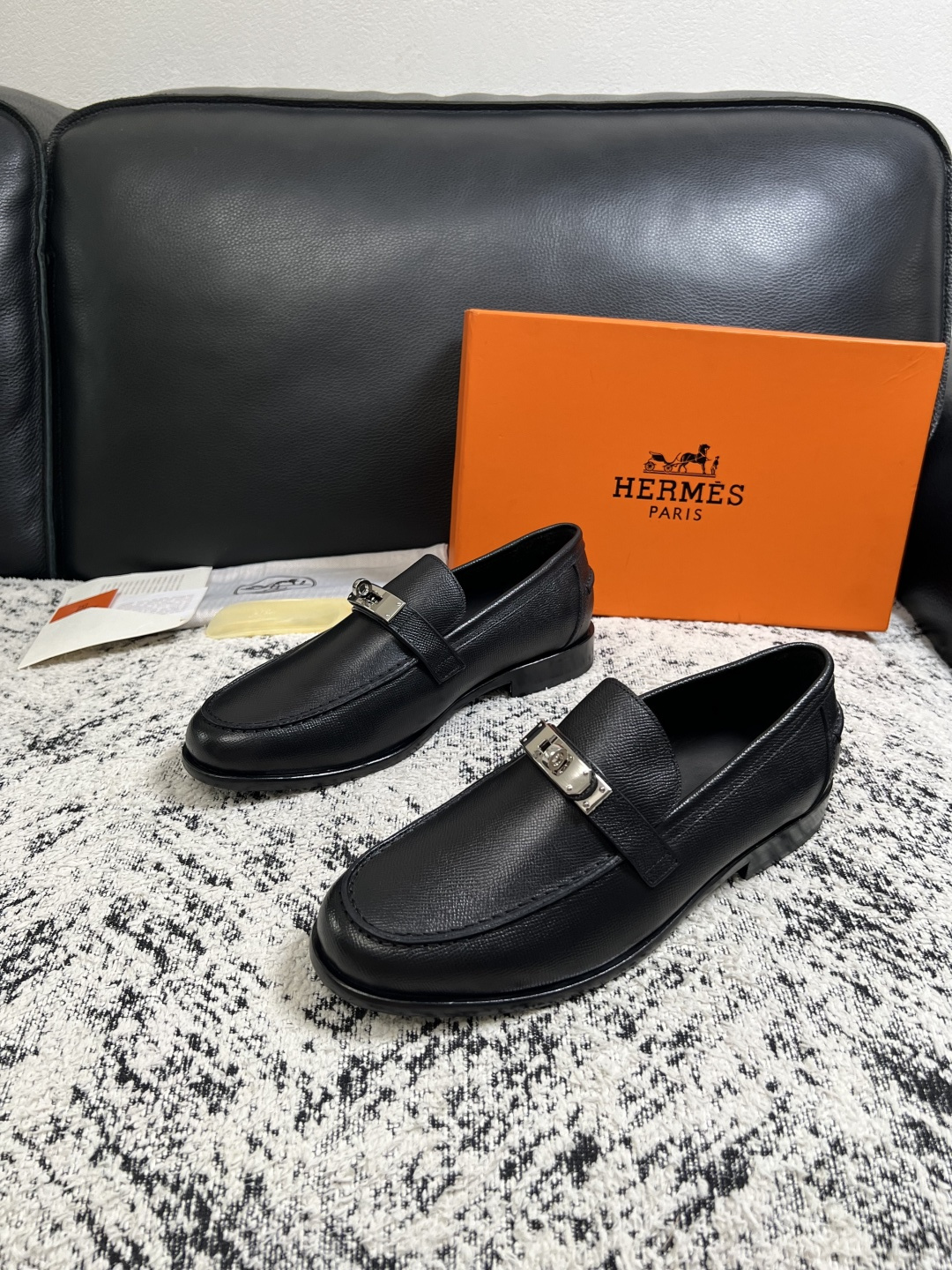 Hermes  高品质  顶级工艺品 爱马仕 皮鞋专柜同步 原厂配置，意大利进口原版牛皮面料，透气舒适进口水染牛里垫，鞋