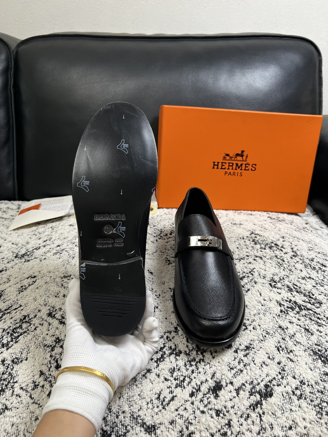 Hermes  高品质  顶级工艺品 爱马仕 皮鞋专柜同步 原厂配置，意大利进口原版牛皮面料，透气舒适进口水染牛里垫，鞋