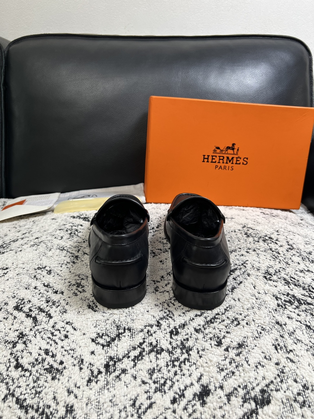 Hermes  高品质  顶级工艺品 爱马仕 皮鞋专柜同步 原厂配置，意大利进口原版牛皮面料，透气舒适进口水染牛里垫，鞋