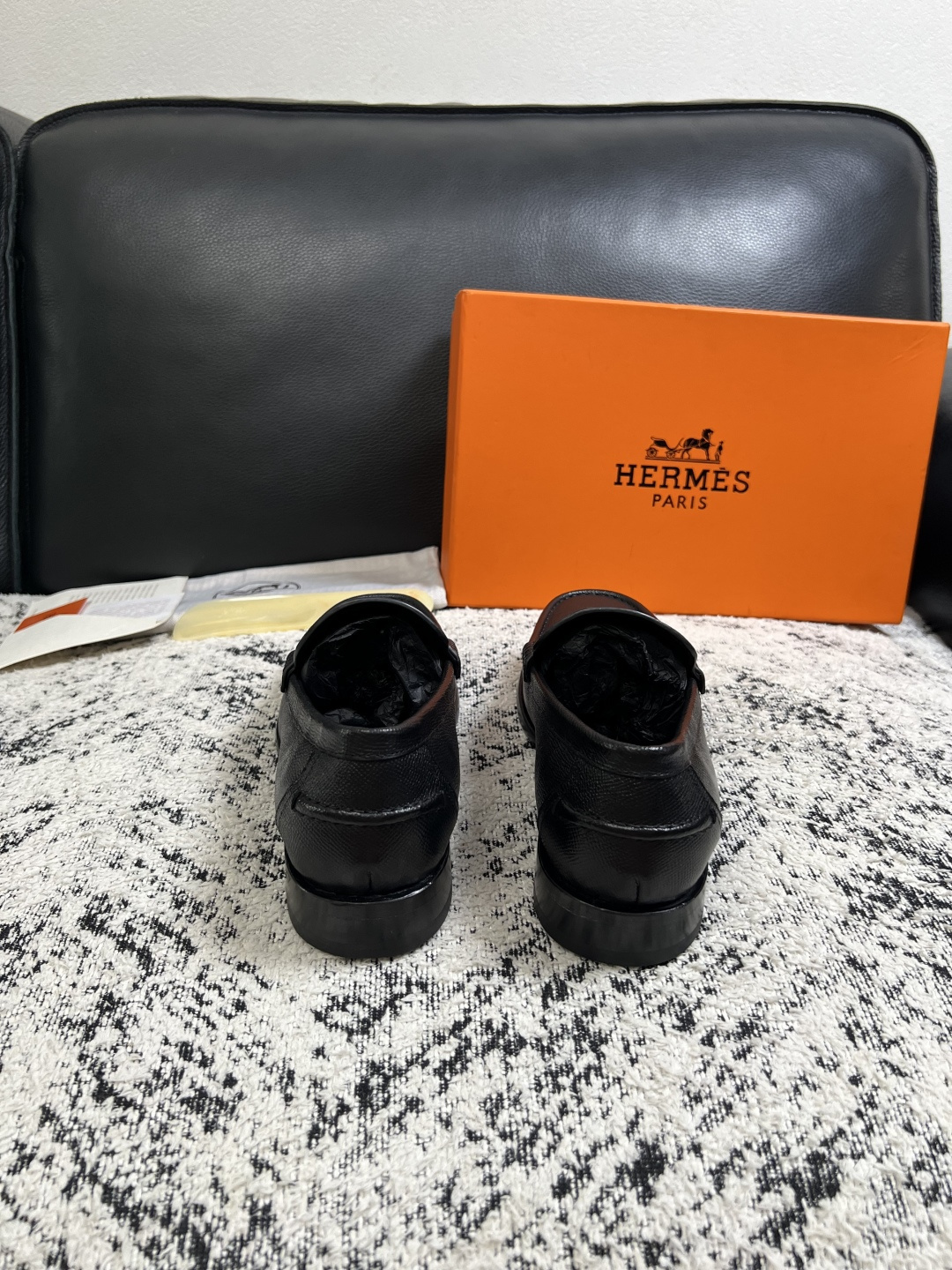 Hermes  高品质  顶级工艺品 爱马仕 皮鞋专柜同步 原厂配置，意大利进口原版牛皮面料，透气舒适进口水染牛里垫，鞋
