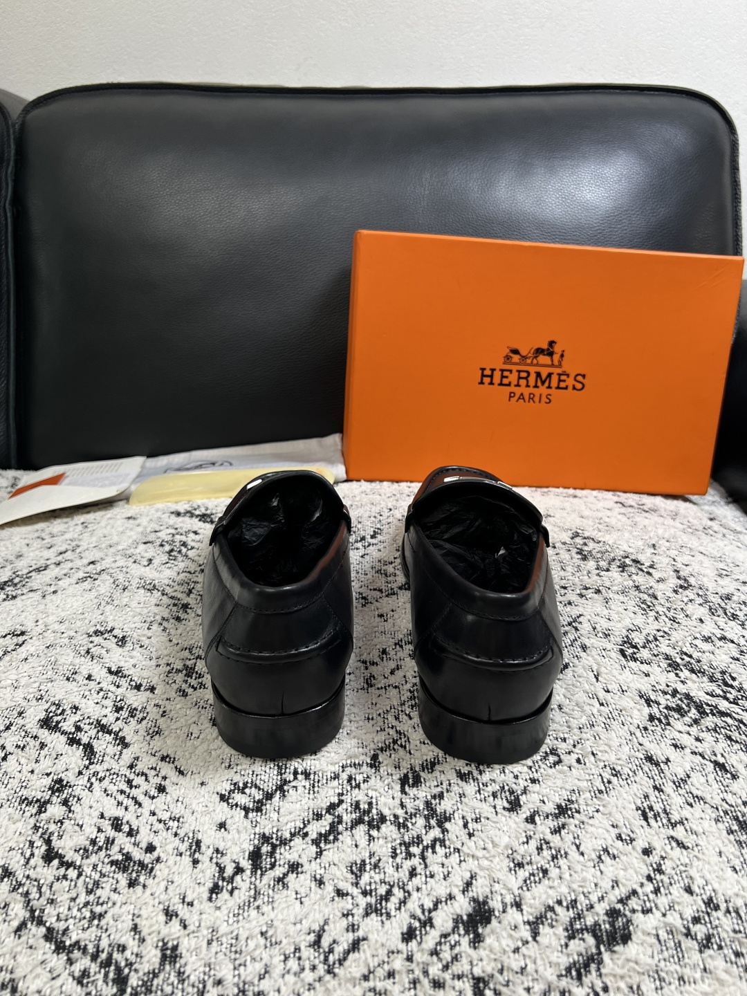 Hermes  高品质  顶级工艺品 爱马仕 皮鞋专柜同步 原厂配置，意大利进口原版牛皮面料，透气舒适进口水染牛里垫，鞋