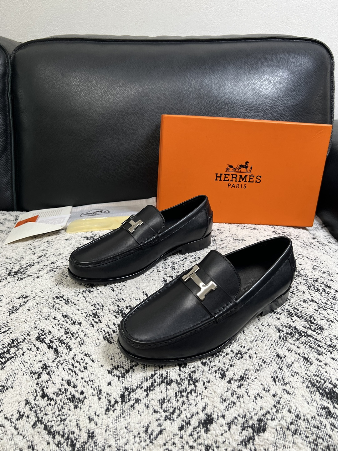 Hermes  高品质  顶级工艺品 爱马仕 皮鞋专柜同步 原厂配置，意大利进口原版牛皮面料，透气舒适进口水染牛里垫，鞋