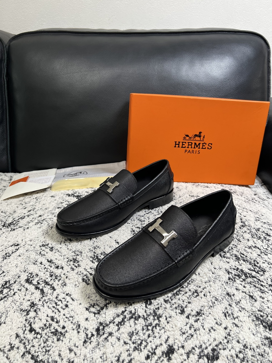 Hermes  高品质  顶级工艺品 爱马仕 皮鞋专柜同步 原厂配置，意大利进口原版牛皮面料，透气舒适进口水染牛里垫，鞋