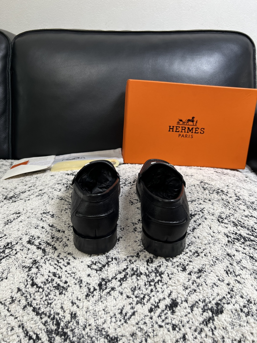 Hermes  高品质  顶级工艺品 爱马仕 皮鞋专柜同步 原厂配置，意大利进口原版牛皮面料，透气舒适进口水染牛里垫，鞋