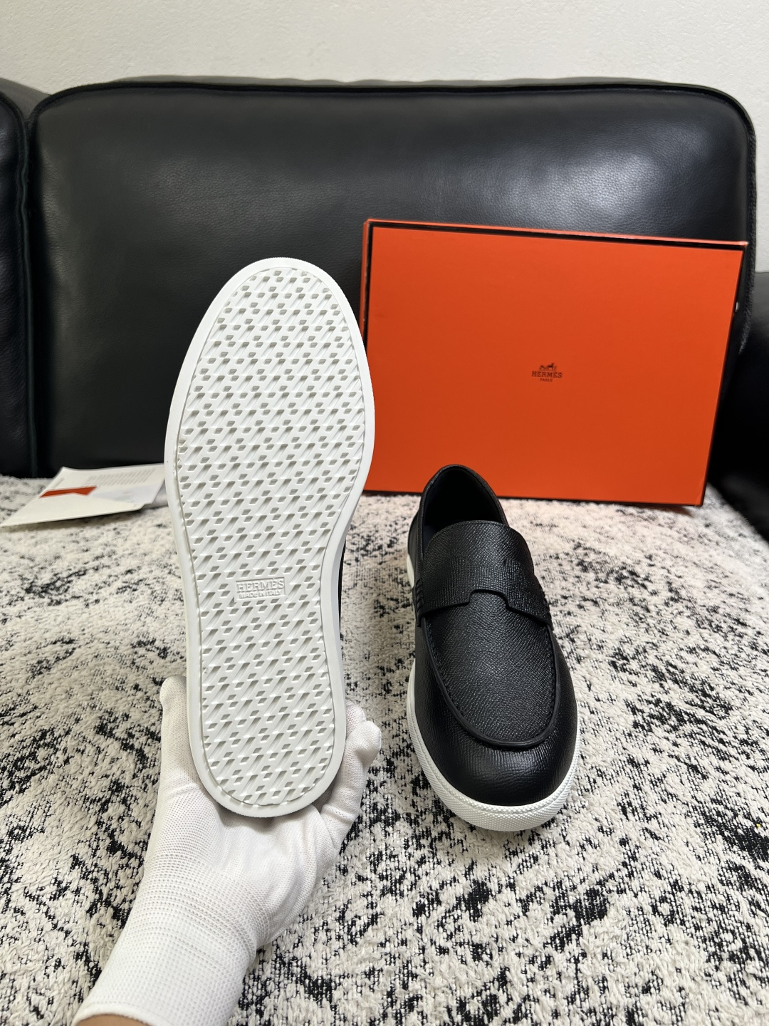 Hermes  高品质  顶级工艺品  爱马仕 专柜同步发售原厂配置，意大利进口原版牛皮面料，高品质拼接工艺，全进口水染