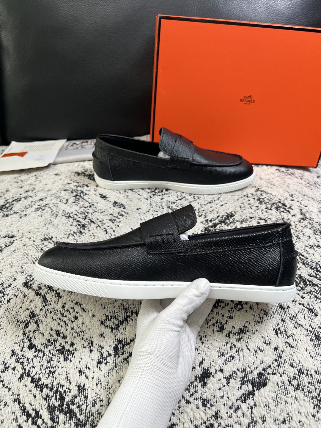Hermes  高品质  顶级工艺品  爱马仕 专柜同步发售原厂配置，意大利进口原版牛皮面料，高品质拼接工艺，全进口水染