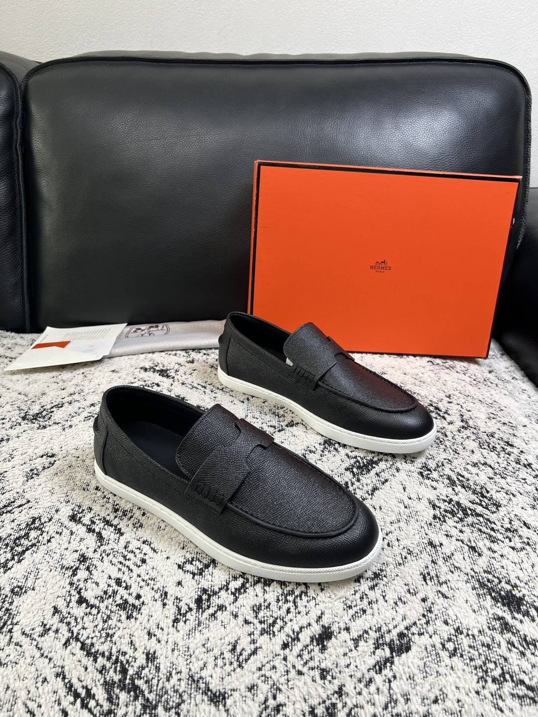 Hermes  高品质  顶级工艺品  爱马仕 专柜同步发售原厂配置，意大利进口原版牛皮面料，高品质拼接工艺，全进口水染