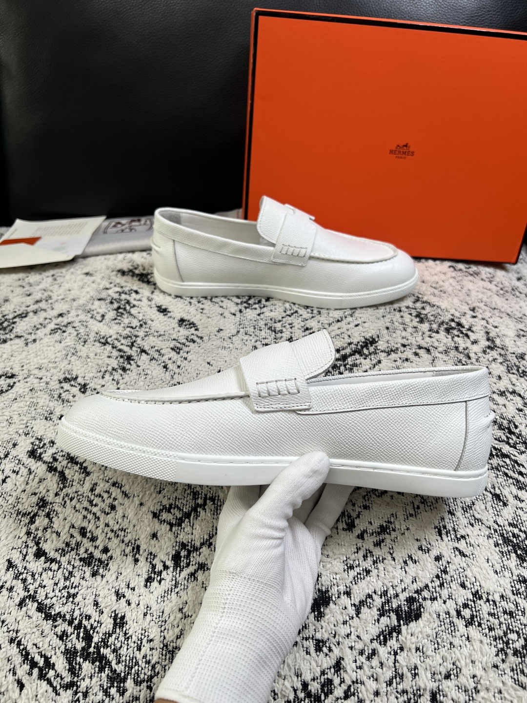 Hermes  高品质  顶级工艺品  爱马仕 专柜同步发售原厂配置，意大利进口原版牛皮面料，高品质拼接工艺，全进口水染