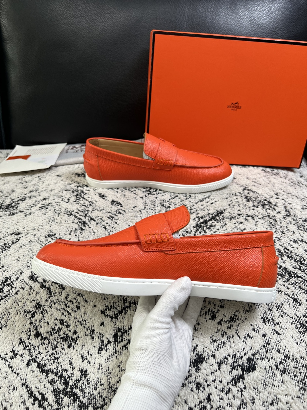 Hermes  高品质  顶级工艺品  爱马仕 专柜同步发售原厂配置，意大利进口原版牛皮面料，高品质拼接工艺，全进口水染