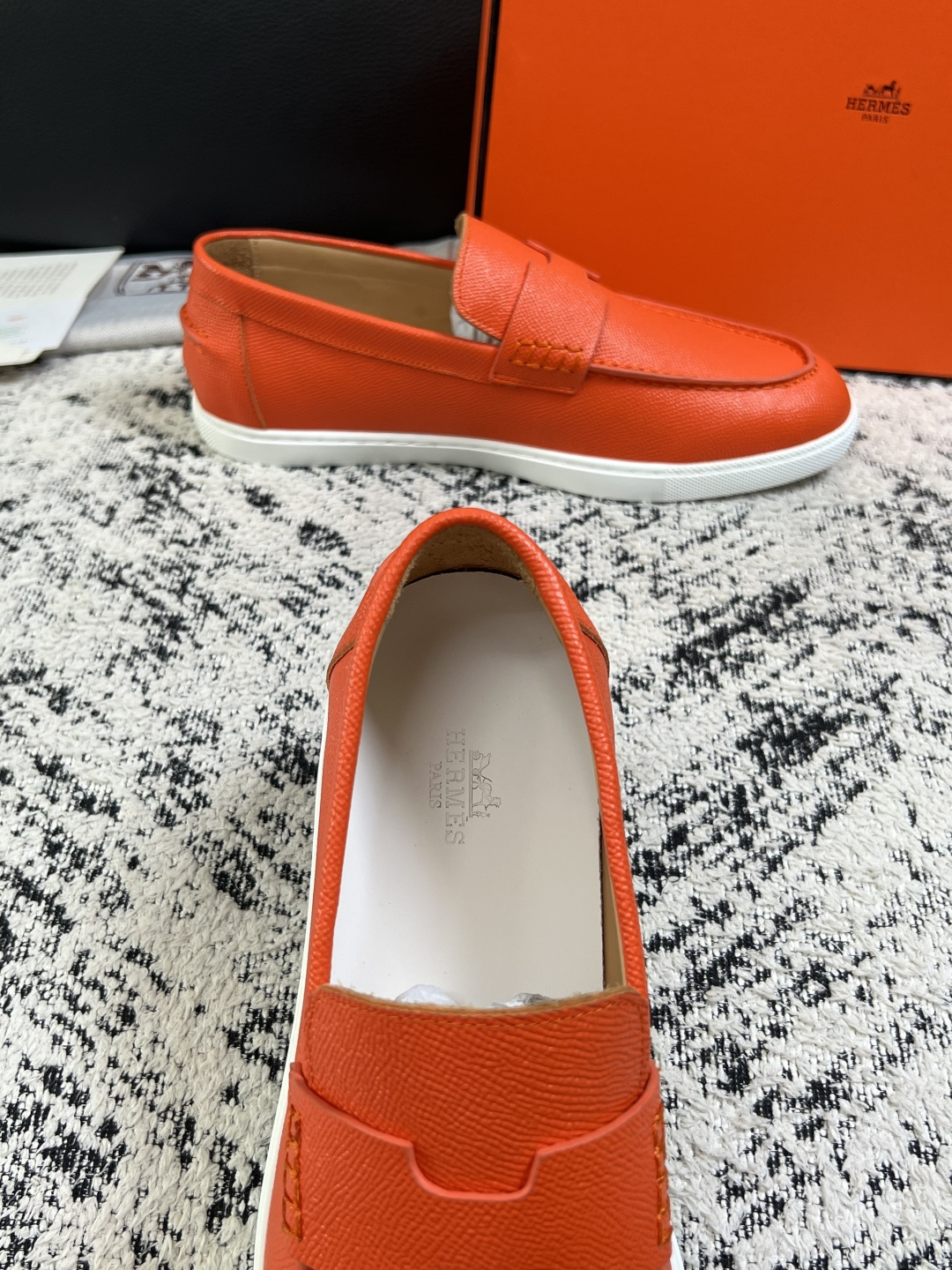 Hermes  高品质  顶级工艺品  爱马仕 专柜同步发售原厂配置，意大利进口原版牛皮面料，高品质拼接工艺，全进口水染