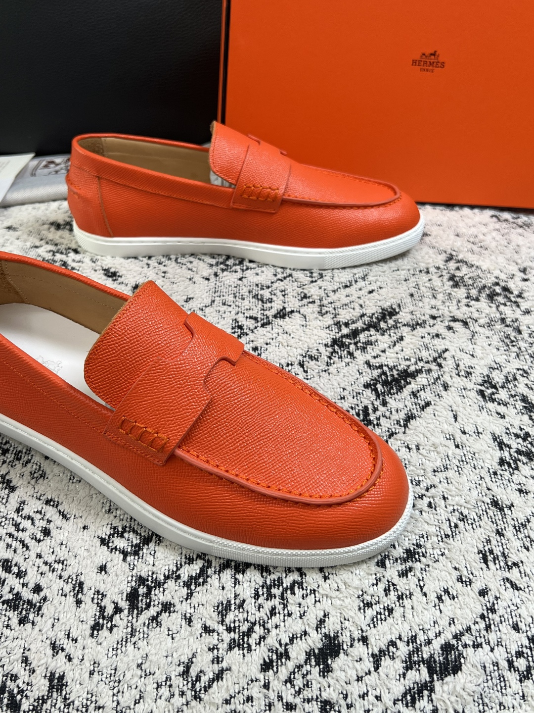 Hermes  高品质  顶级工艺品  爱马仕 专柜同步发售原厂配置，意大利进口原版牛皮面料，高品质拼接工艺，全进口水染