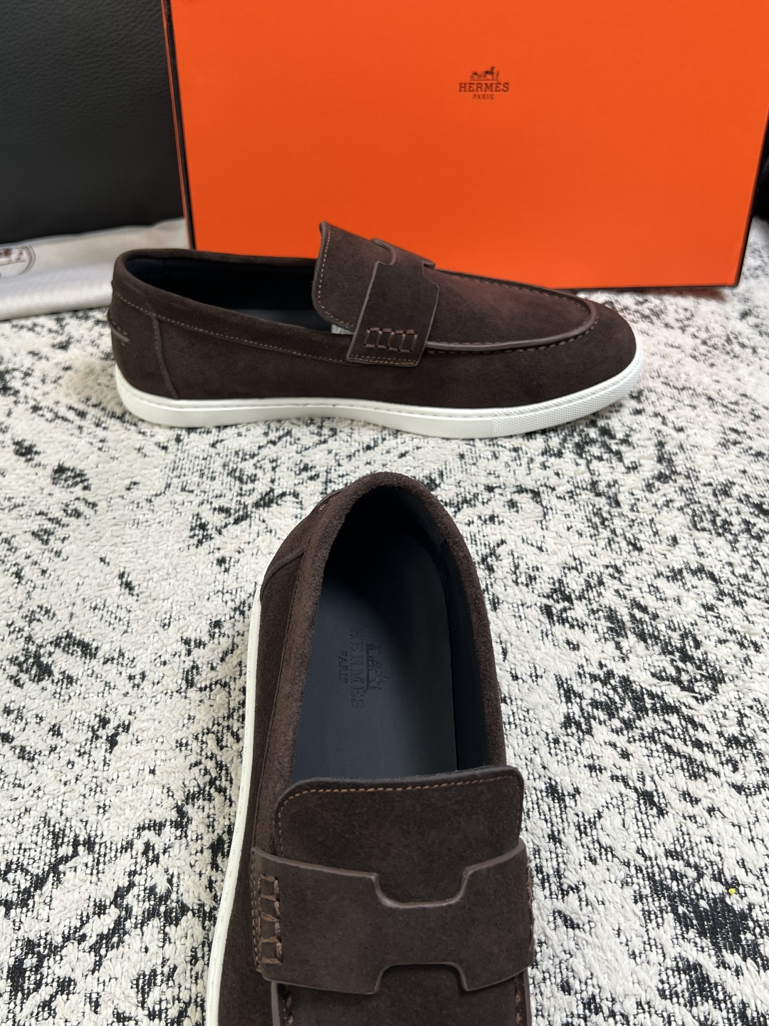 Hermes  高品质  顶级工艺品  爱马仕 专柜同步发售原厂配置，意大利进口原版牛皮面料，高品质拼接工艺，全进口水染