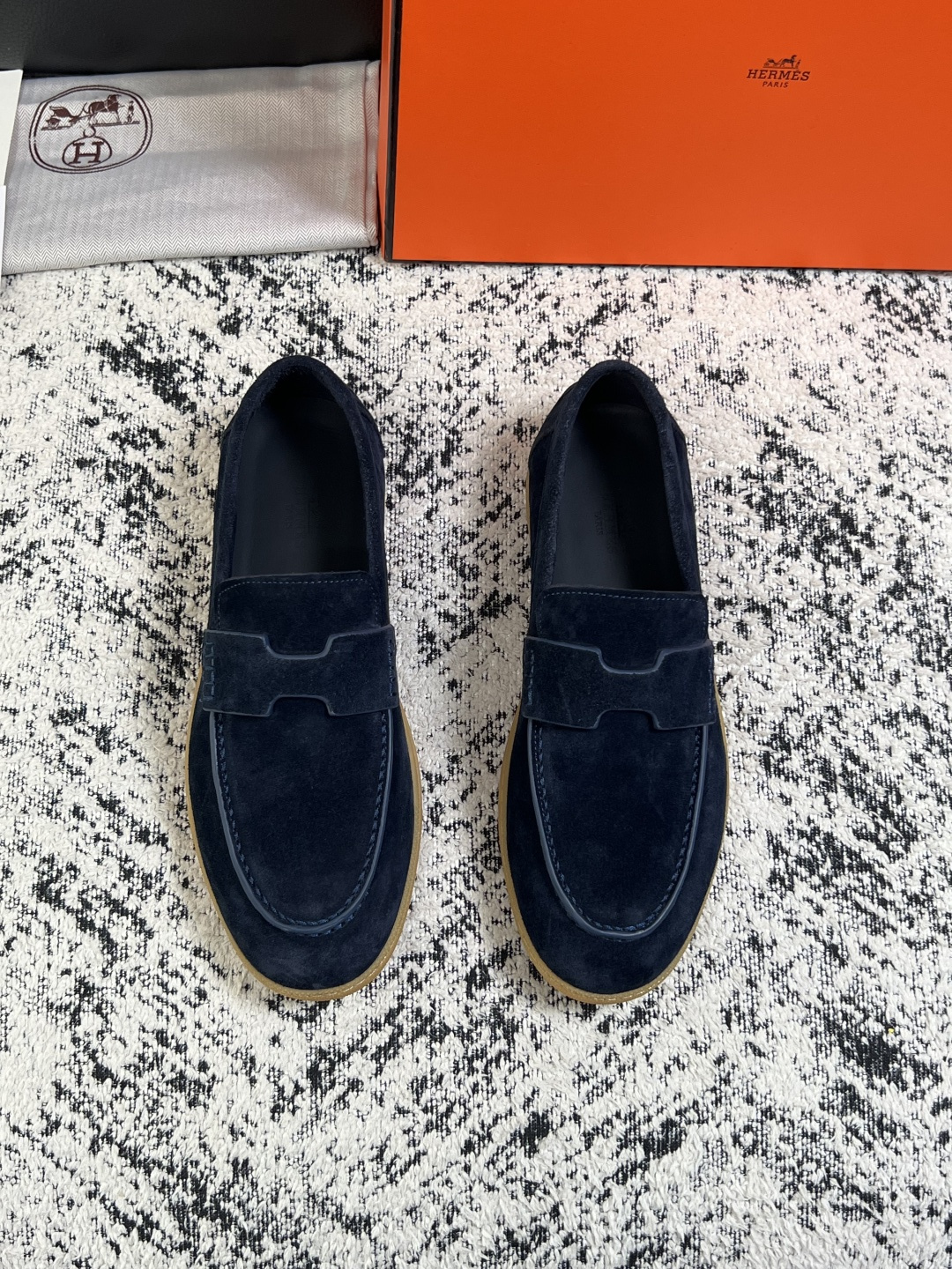 Hermes  高品质  顶级工艺品  爱马仕 专柜同步发售原厂配置，意大利进口原版牛皮面料，高品质拼接工艺，全进口水染