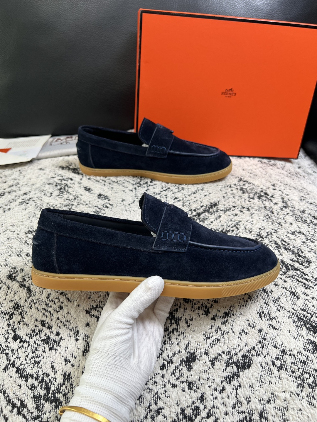 Hermes  高品质  顶级工艺品  爱马仕 专柜同步发售原厂配置，意大利进口原版牛皮面料，高品质拼接工艺，全进口水染