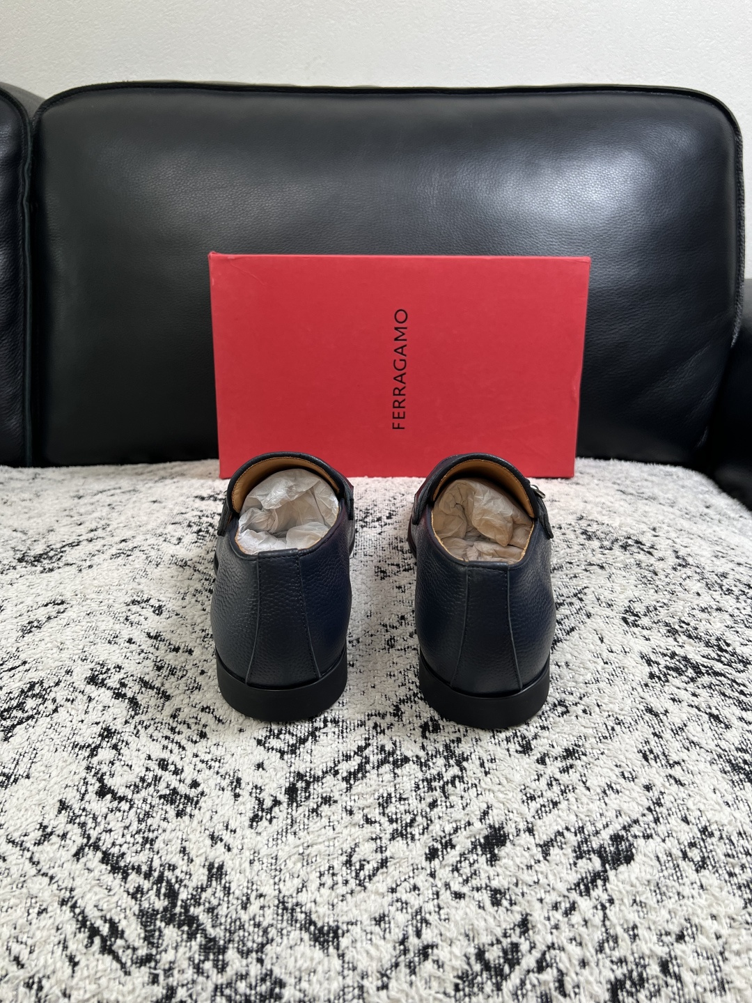 Ferragamo  高品质  顶级工艺品  菲拉格慕  皮鞋专柜同步发售原厂配置，意大利进口原版牛皮，进口水染牛里 ，
