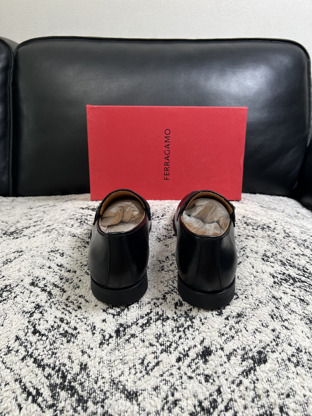 Ferragamo  高品质  顶级工艺品  菲拉格慕  皮鞋专柜同步发售原厂配置，意大利进口原版牛皮，进口水染牛里 ，