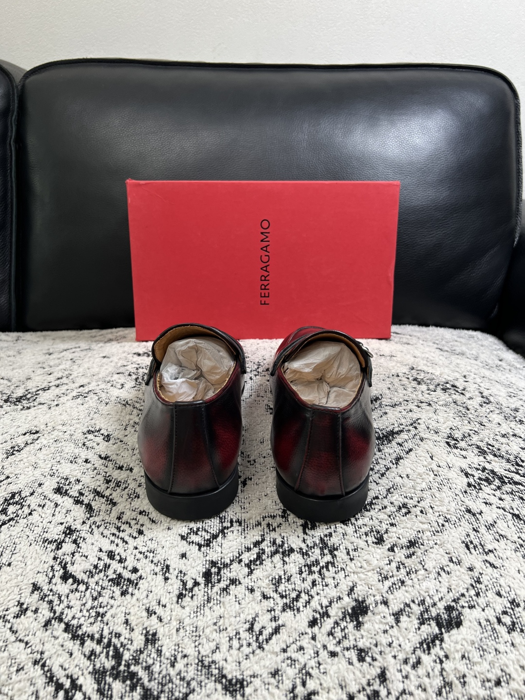 Ferragamo  高品质  顶级工艺品  菲拉格慕  皮鞋专柜同步发售原厂配置，意大利进口原版牛皮，进口水染牛里 ，