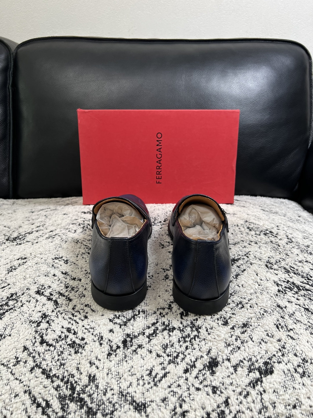 Ferragamo  高品质  顶级工艺品  菲拉格慕  皮鞋专柜同步发售原厂配置，意大利进口原版牛皮，进口水染牛里 ，