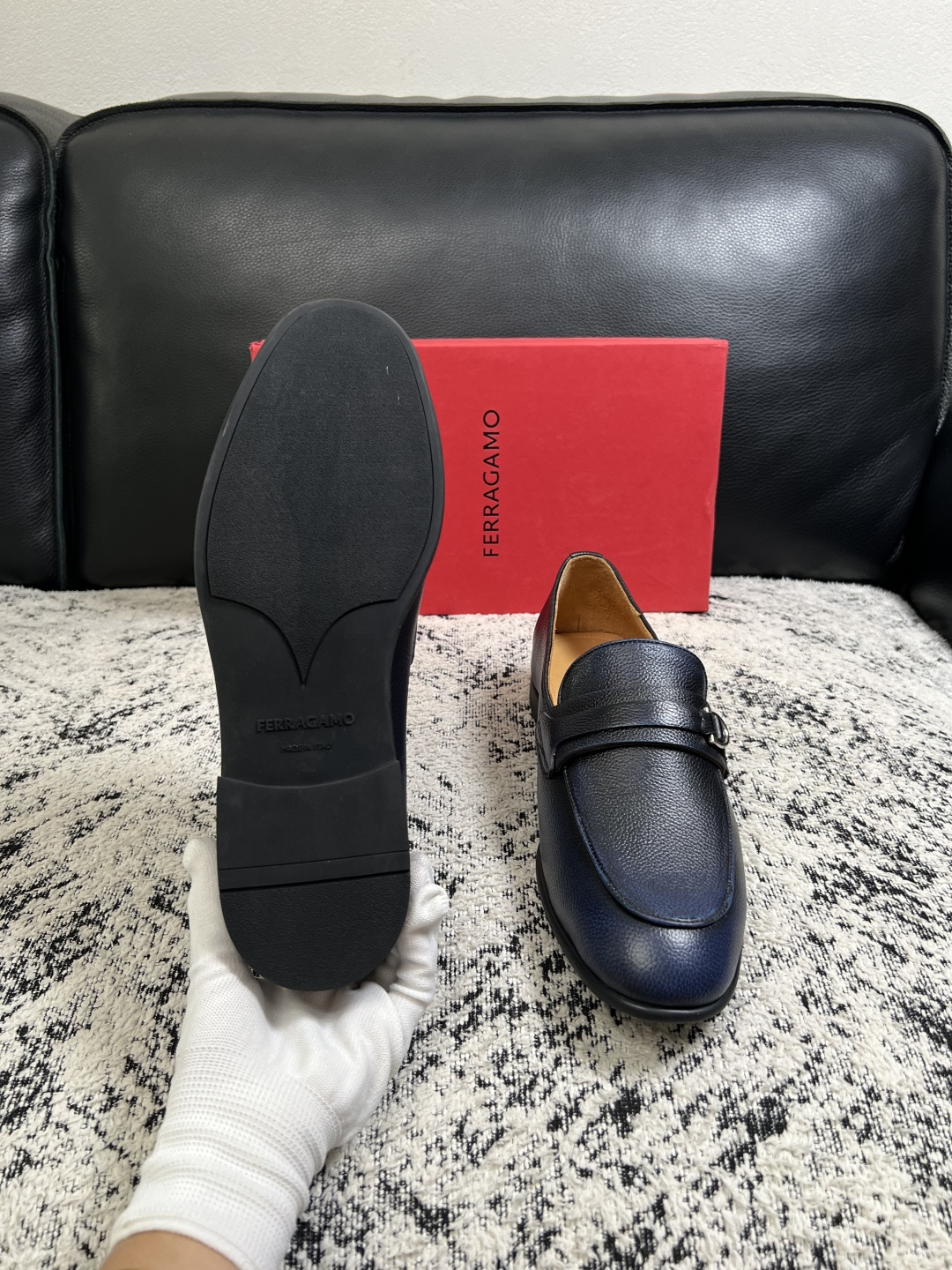 Ferragamo  高品质  顶级工艺品  菲拉格慕  皮鞋专柜同步发售原厂配置，意大利进口原版牛皮，进口水染牛里 ，