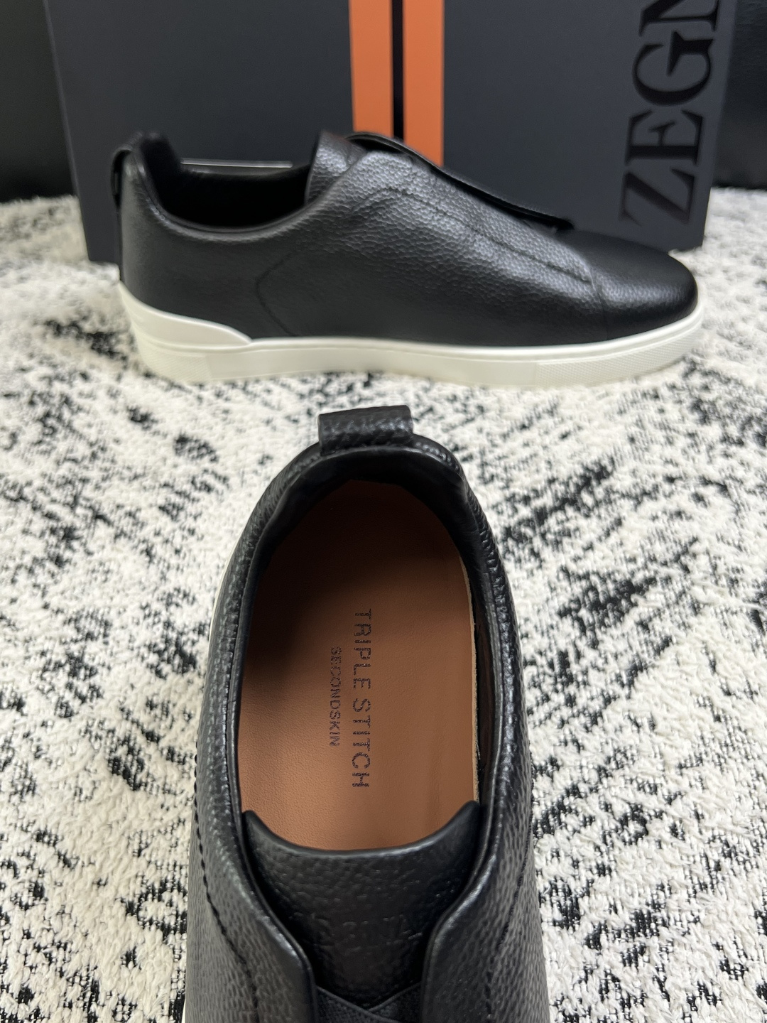 Zegna  高品质  顶级工艺品  杰尼亚  专柜新款原厂配置，意大利进口牛皮面料，进口牛里垫，透气舒适，鞋底：原厂特