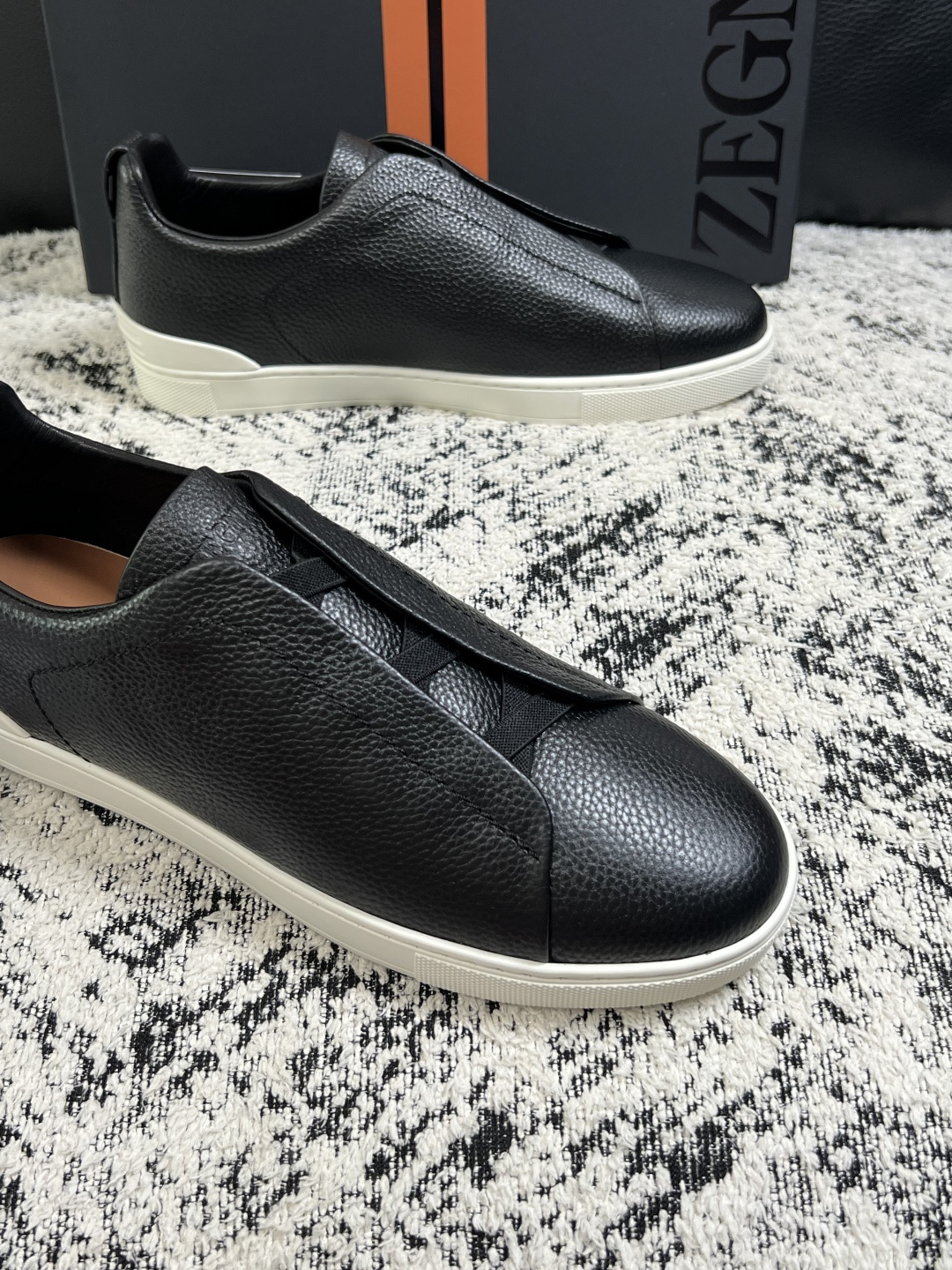 Zegna  高品质  顶级工艺品  杰尼亚  专柜新款原厂配置，意大利进口牛皮面料，进口牛里垫，透气舒适，鞋底：原厂特
