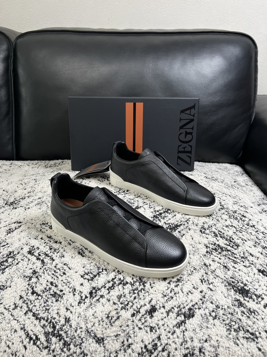 Zegna  高品质  顶级工艺品  杰尼亚  专柜新款原厂配置，意大利进口牛皮面料，进口牛里垫，透气舒适，鞋底：原厂特