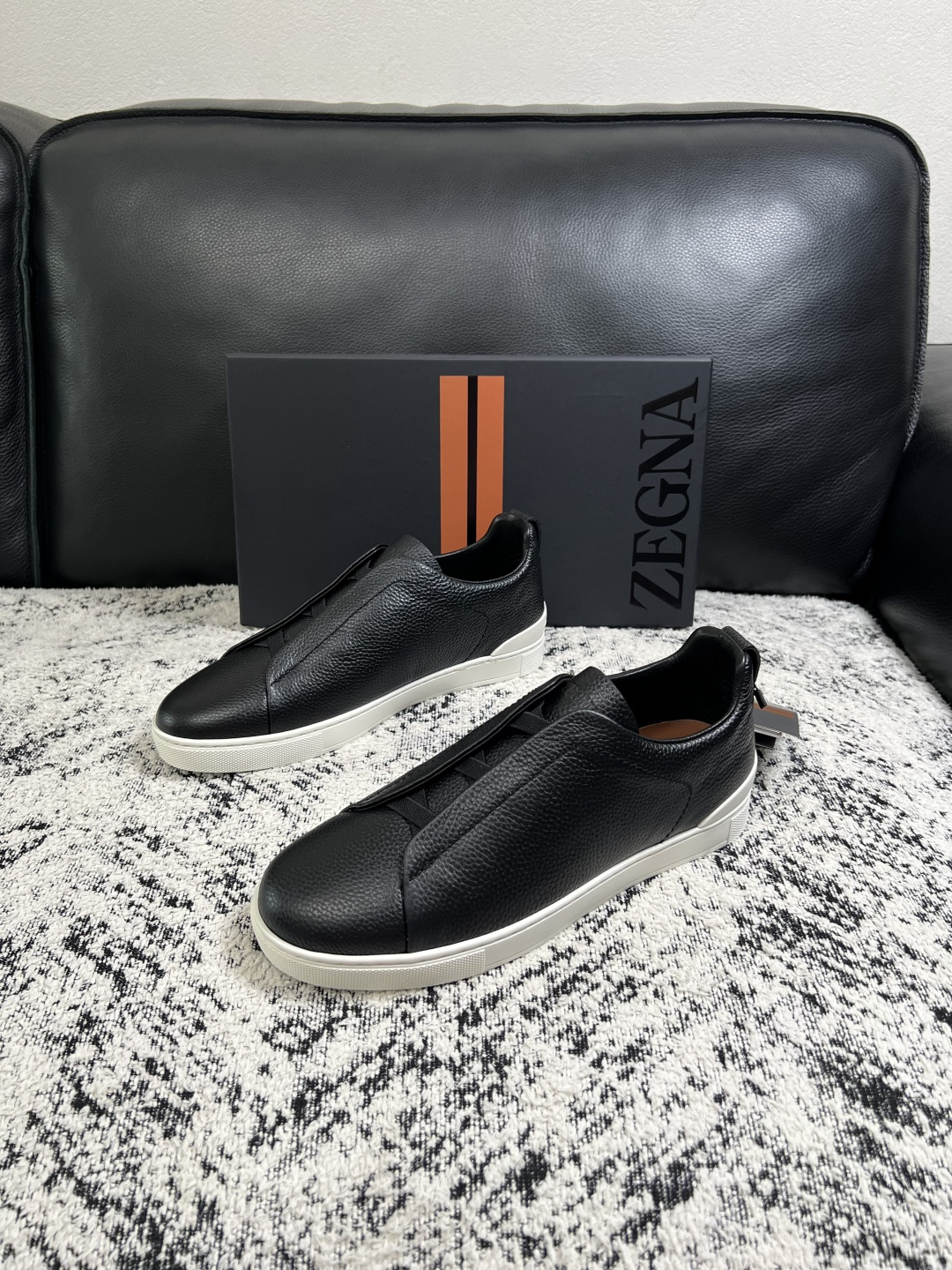 Zegna  高品质  顶级工艺品  杰尼亚  专柜新款原厂配置，意大利进口牛皮面料，进口牛里垫，透气舒适，鞋底：原厂特