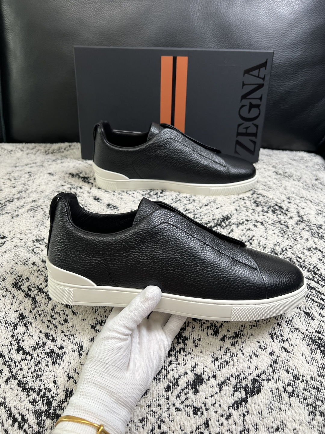 Zegna  高品质  顶级工艺品  杰尼亚  专柜新款原厂配置，意大利进口牛皮面料，进口牛里垫，透气舒适，鞋底：原厂特