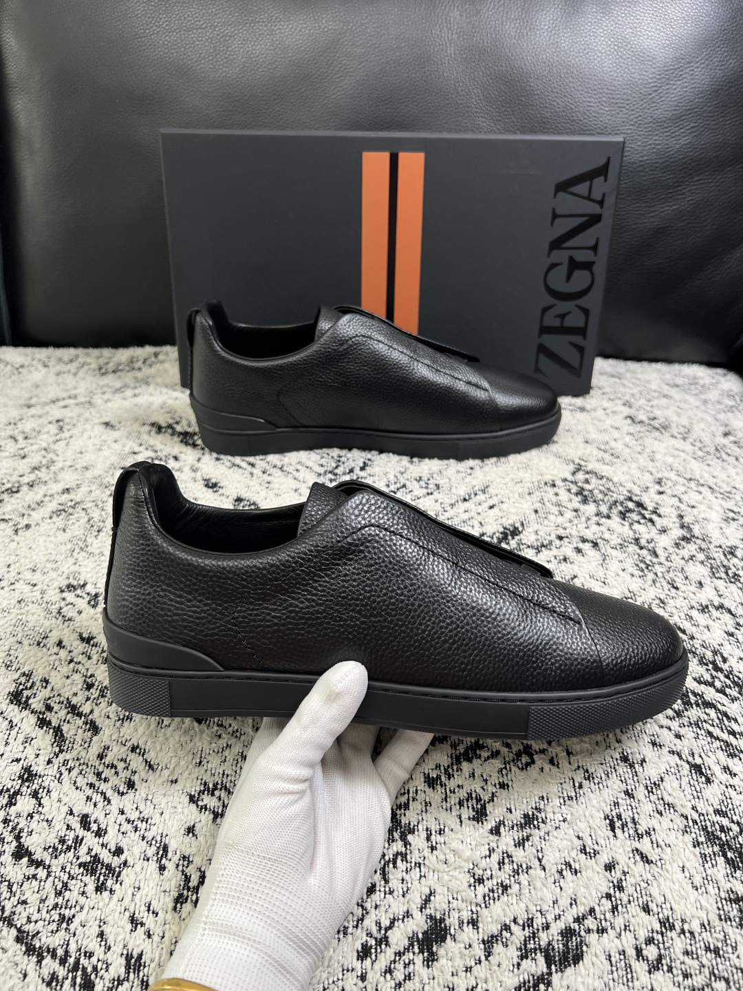 Zegna  高品质  顶级工艺品  杰尼亚  专柜新款原厂配置，意大利进口牛皮面料，进口牛里垫，透气舒适，鞋底：原厂特