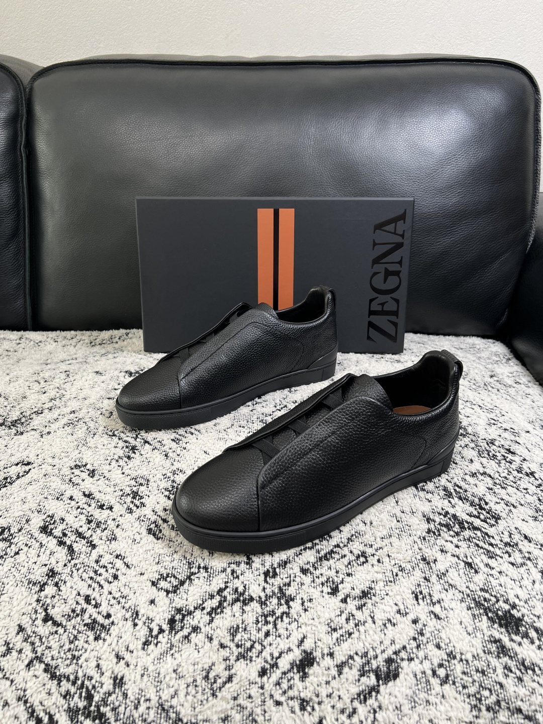 Zegna  高品质  顶级工艺品  杰尼亚  专柜新款原厂配置，意大利进口牛皮面料，进口牛里垫，透气舒适，鞋底：原厂特