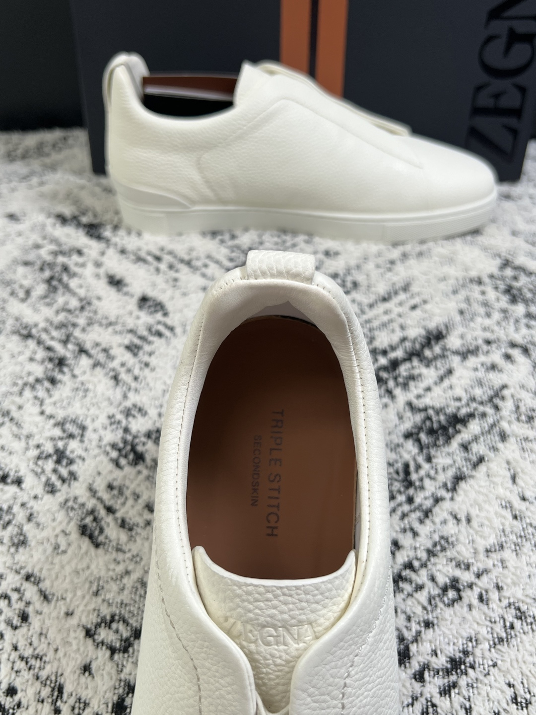 Zegna  高品质  顶级工艺品  杰尼亚  专柜新款原厂配置，意大利进口牛皮面料，进口牛里垫，透气舒适，鞋底：原厂特