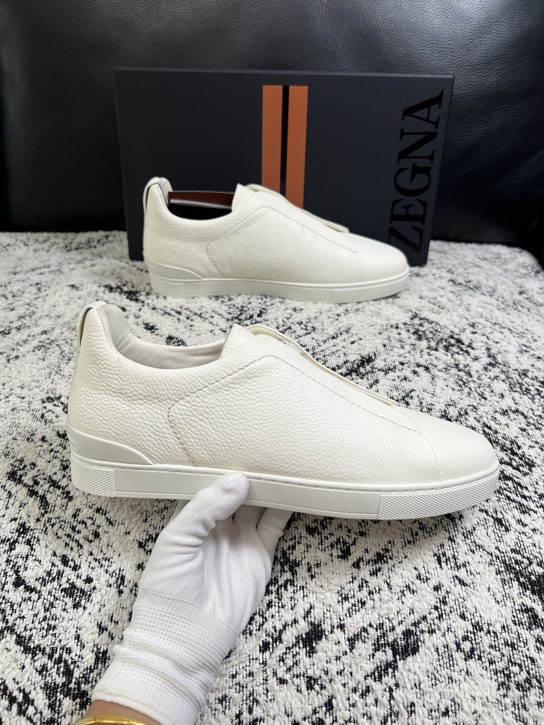 Zegna  高品质  顶级工艺品  杰尼亚  专柜新款原厂配置，意大利进口牛皮面料，进口牛里垫，透气舒适，鞋底：原厂特